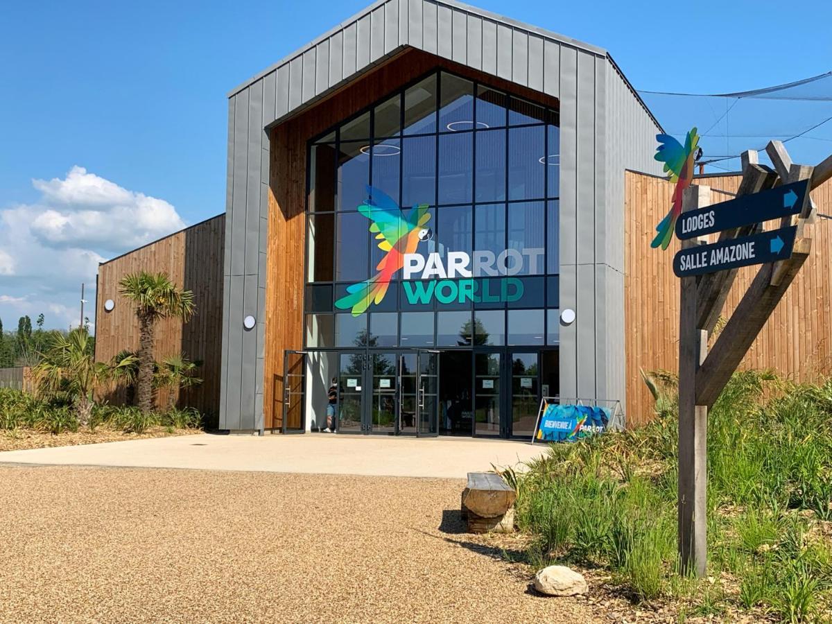 Parrot World - Les Lodges Crecy-la-Chapelle Екстер'єр фото